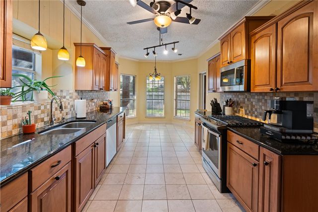 4621 Megal Dr, Corpus Christi, TX 78413