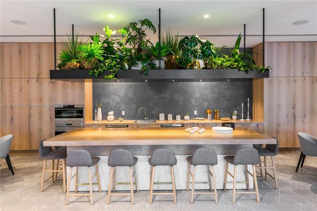 2821 S Bayshore Dr LPH-D, Miami, FL 33133