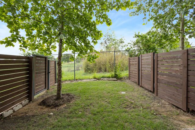 102 Tendick Unit 602, San Antonio, TX 78209