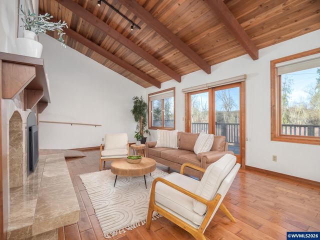 6503 Kinns Rd NE, Woodburn, OR 97071