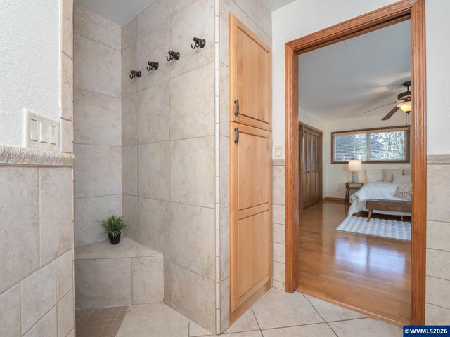 6503 Kinns Rd NE, Woodburn, OR 97071