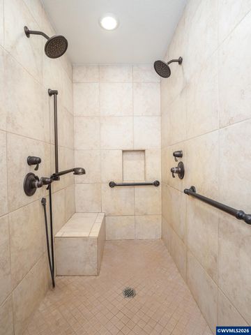 6503 Kinns Rd NE, Woodburn, OR 97071