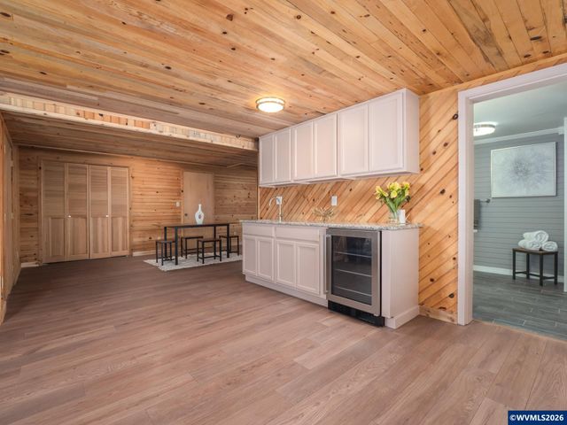 6503 Kinns Rd NE, Woodburn, OR 97071