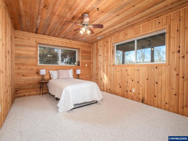 6503 Kinns Rd NE, Woodburn, OR 97071