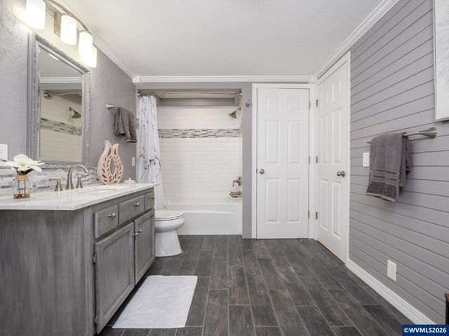 6503 Kinns Rd NE, Woodburn, OR 97071