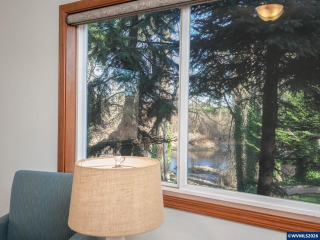 6503 Kinns Rd NE, Woodburn, OR 97071