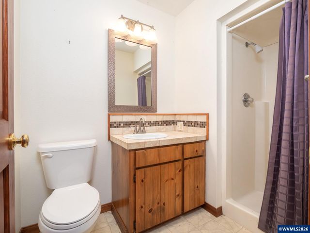 6503 Kinns Rd NE, Woodburn, OR 97071