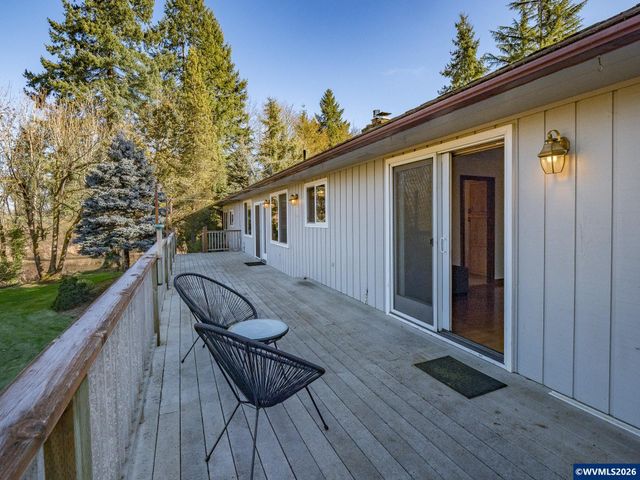 6503 Kinns Rd NE, Woodburn, OR 97071