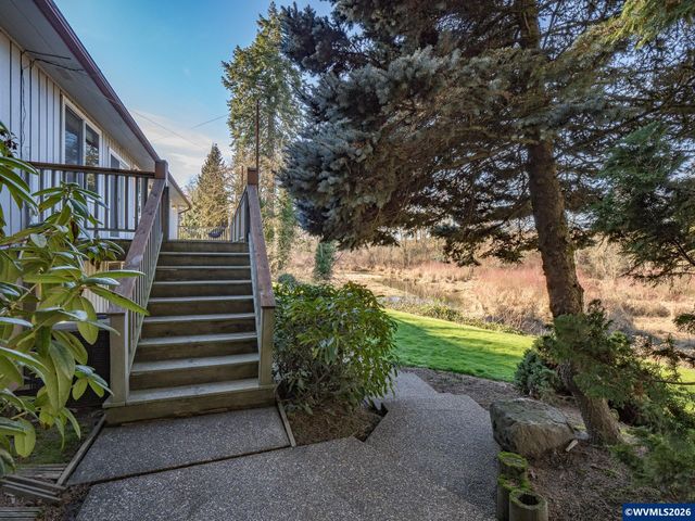 6503 Kinns Rd NE, Woodburn, OR 97071