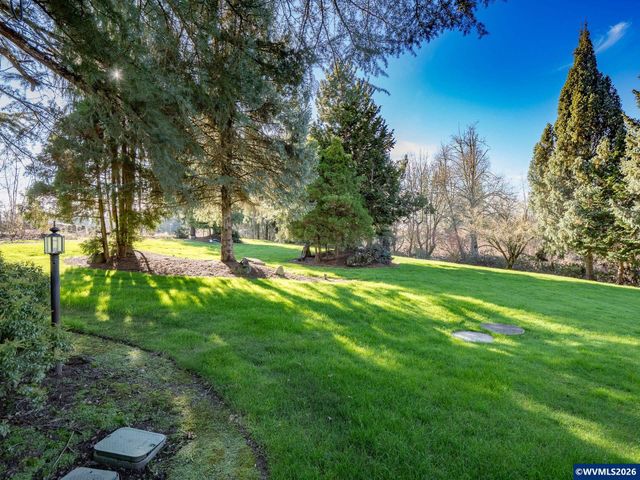 6503 Kinns Rd NE, Woodburn, OR 97071