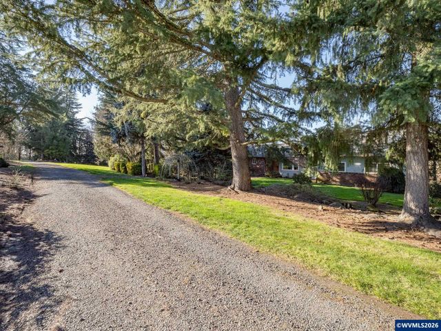 6503 Kinns Rd NE, Woodburn, OR 97071