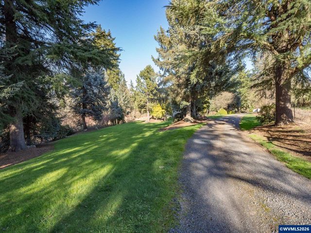 6503 Kinns Rd NE, Woodburn, OR 97071