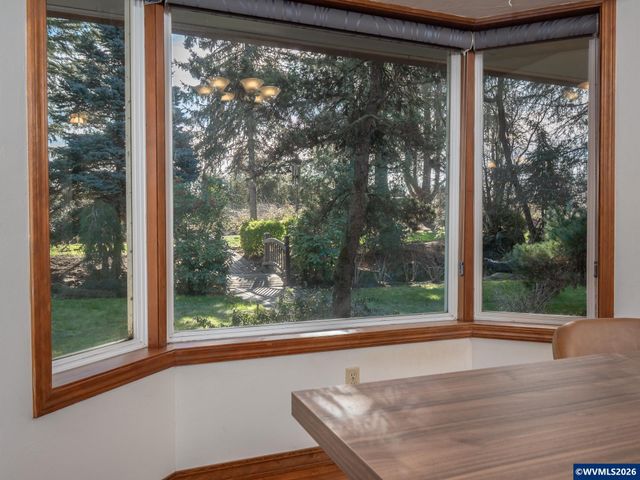 6503 Kinns Rd NE, Woodburn, OR 97071