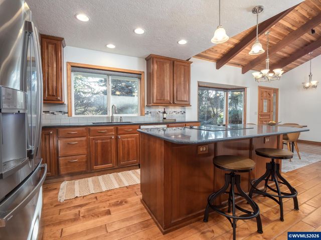 6503 Kinns Rd NE, Woodburn, OR 97071