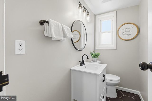 4816 8TH ST NE, Washington, DC 20017