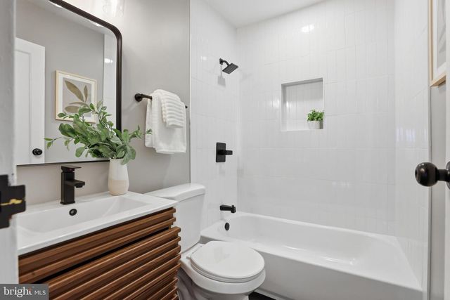 4816 8TH ST NE, Washington, DC 20017