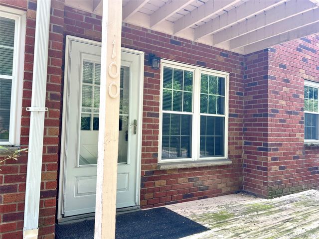 4 Colonial Road 100, Beacon, NY 12508