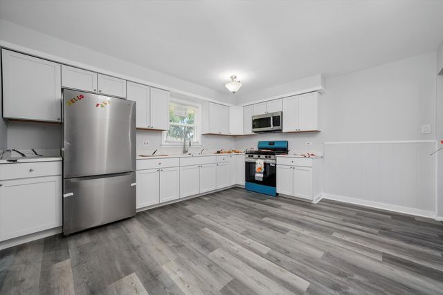 615 E 156th Place, South Holland, IL 60473