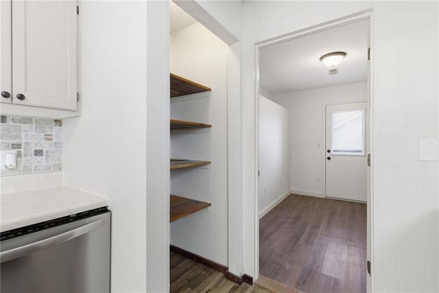 126 SE 240th Road, Warrensburg, MO 64093