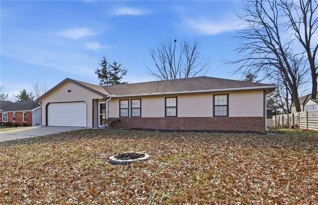 126 SE 240th Road, Warrensburg, MO 64093