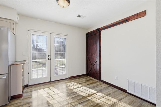 126 SE 240th Road, Warrensburg, MO 64093