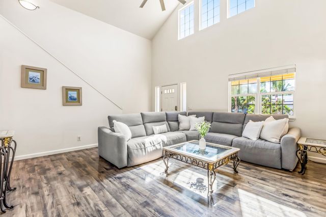 206 Oluea Cir, Kihei, HI 96753