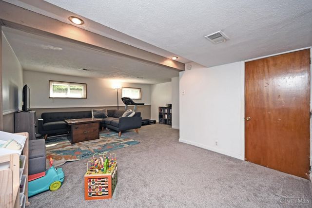 8936 Zoellner Drive, Colerain Twp, OH 45251