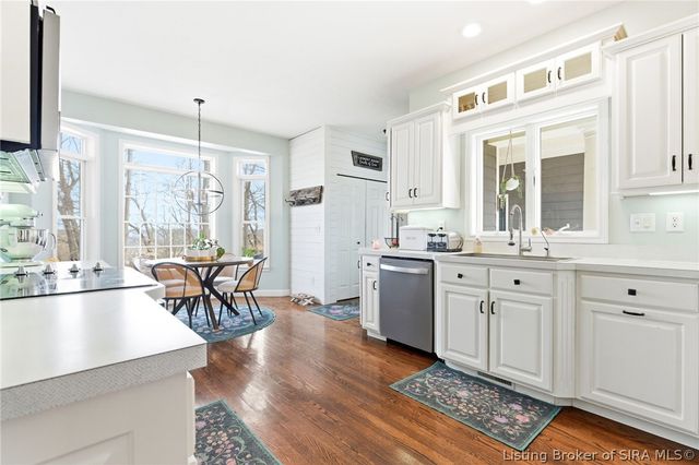 8711 Banet Road, Floyds Knobs, IN 47119