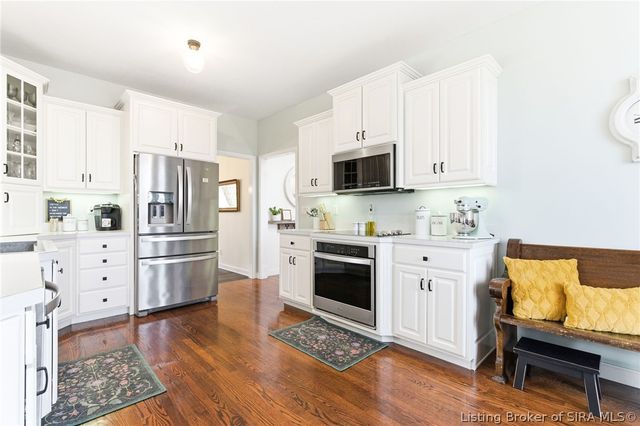 8711 Banet Road, Floyds Knobs, IN 47119