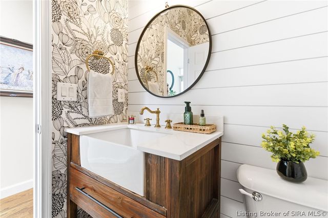 8711 Banet Road, Floyds Knobs, IN 47119