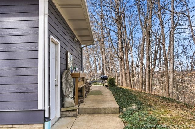 8711 Banet Road, Floyds Knobs, IN 47119