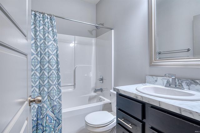 11404 Caracaras Court, Evansville, IN 47725