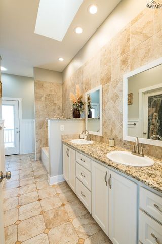 715 W OLIVE STREET, Holliday, TX 76366