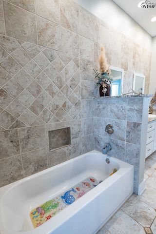 715 W OLIVE STREET, Holliday, TX 76366