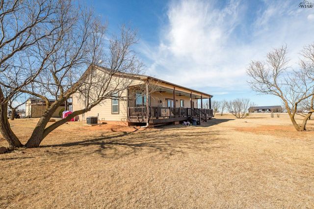 715 W OLIVE STREET, Holliday, TX 76366