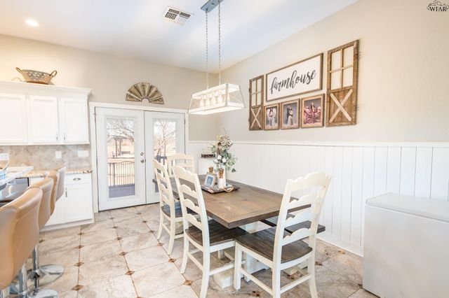 715 W OLIVE STREET, Holliday, TX 76366