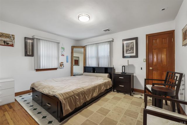 187 Commonwealth Avenue, Massapequa, NY 11758