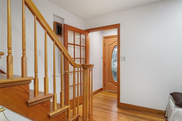 187 Commonwealth Avenue, Massapequa, NY 11758