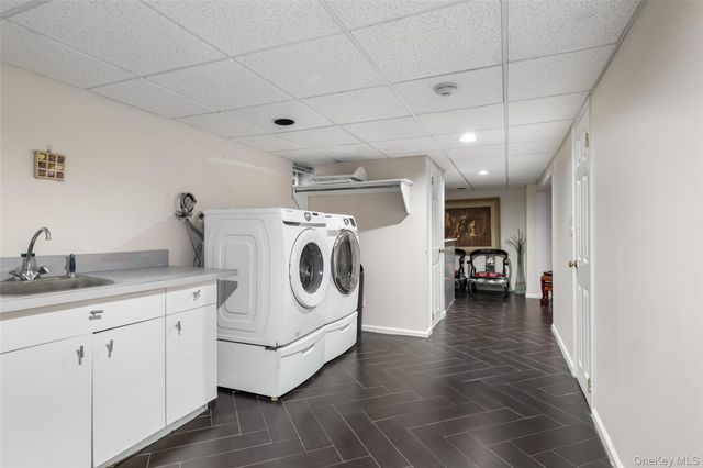 187 Commonwealth Avenue, Massapequa, NY 11758