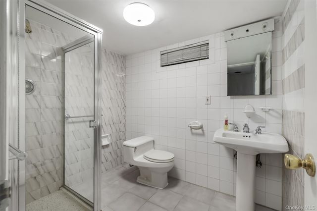 187 Commonwealth Avenue, Massapequa, NY 11758