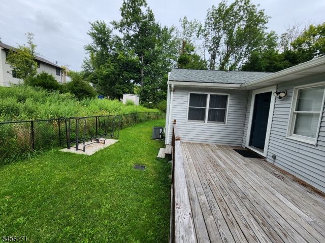 30 Locust Rd, Wantage Twp., NJ 07461