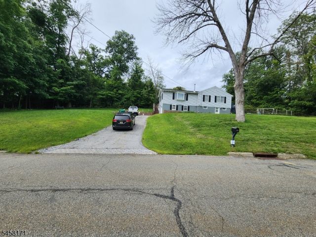 30 Locust Rd, Wantage Twp., NJ 07461