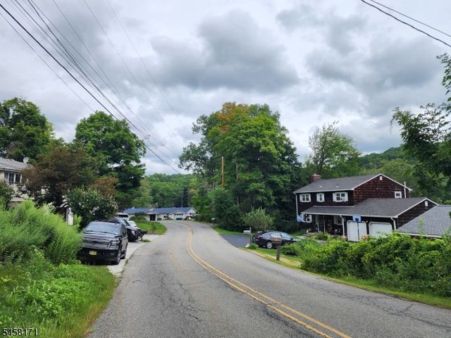 30 Locust Rd, Wantage Twp., NJ 07461
