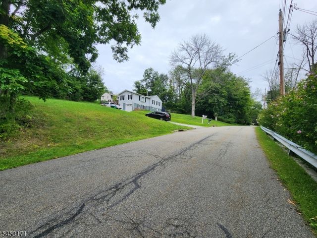 30 Locust Rd, Wantage Twp., NJ 07461
