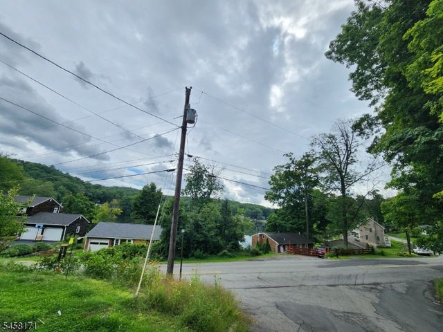 30 Locust Rd, Wantage Twp., NJ 07461
