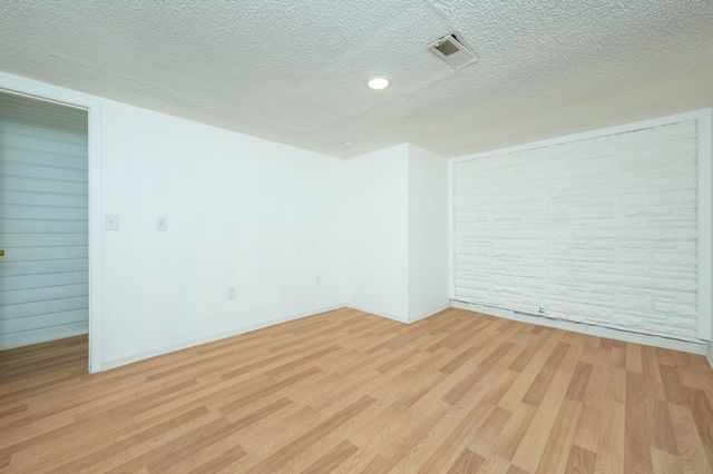 4720 NE 27th Court, Des Moines, IA 50317