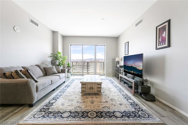 8255 South Las Vegas Boulevard 1117, Las Vegas, NV 89123
