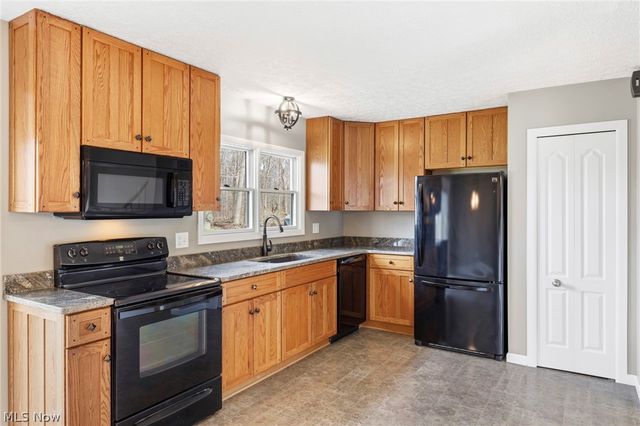 26772 Skyline Drive, Olmsted Twp, OH 44138