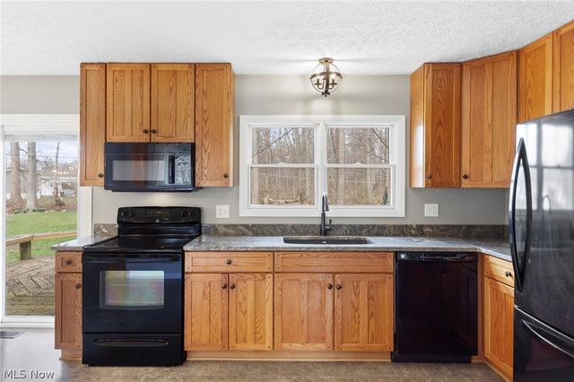 26772 Skyline Drive, Olmsted Twp, OH 44138