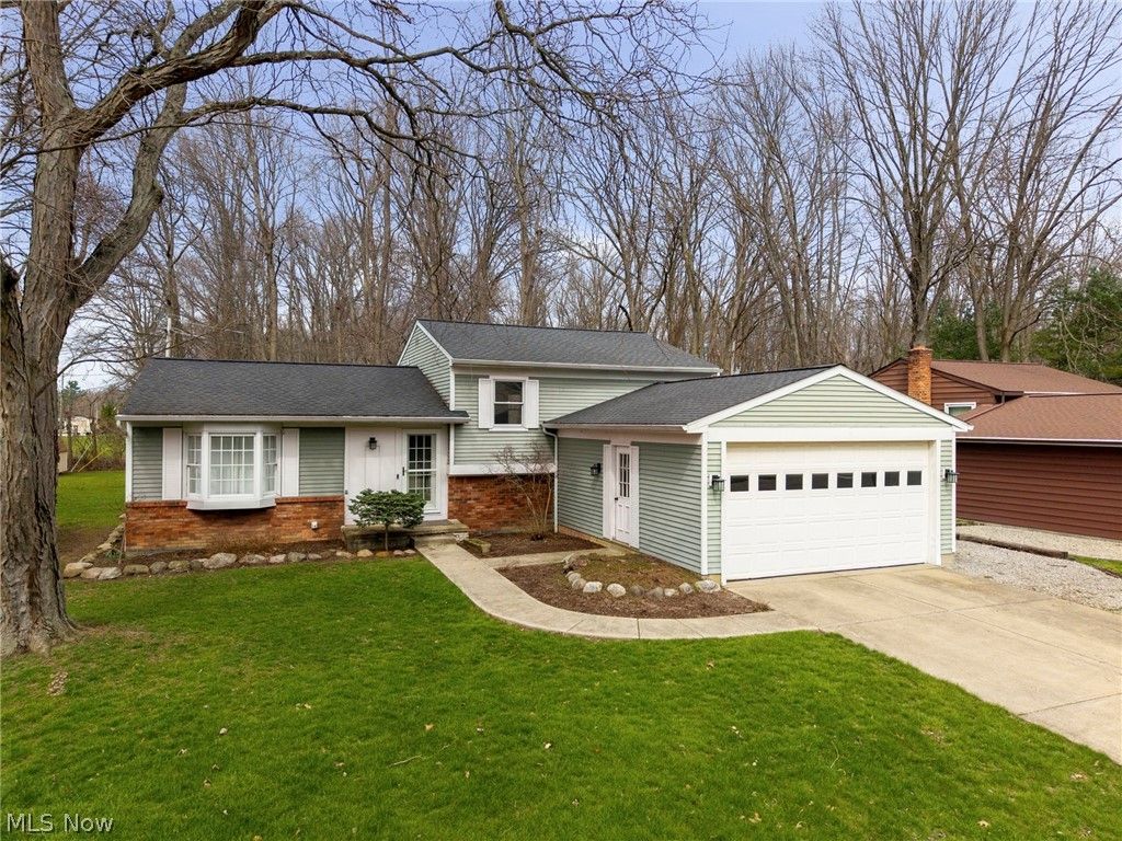 26772 Skyline Drive, Olmsted Twp, OH 44138